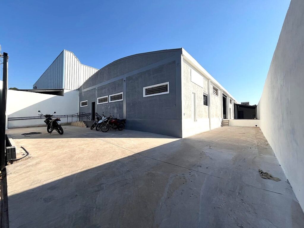 Aluga-se salão 720m² distrito industrial Waldemar O. Verdi $ 13.000,00