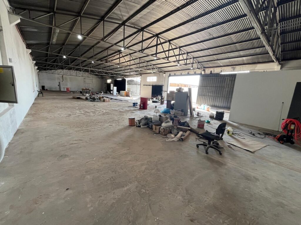 Aluga-se salão 720m² distrito industrial Waldemar O. Verdi $ 13.000,00