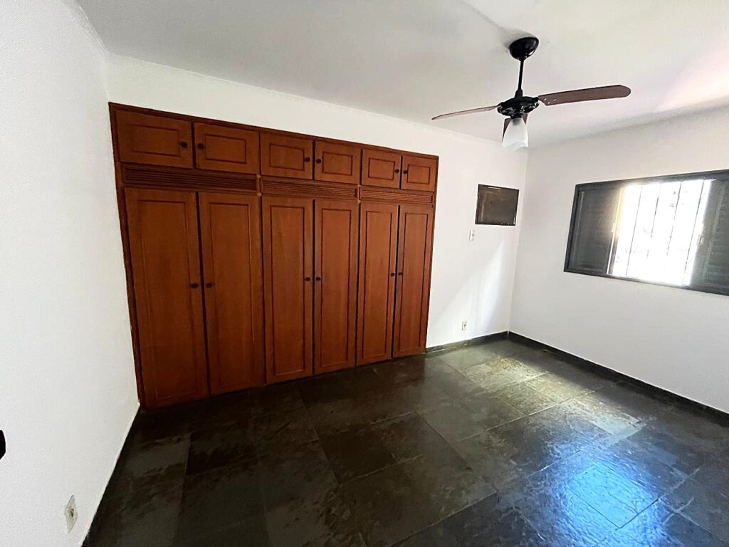 Vende-se apto no bairro São Manoel ao lado do Hospital de Base $ 275.000,00