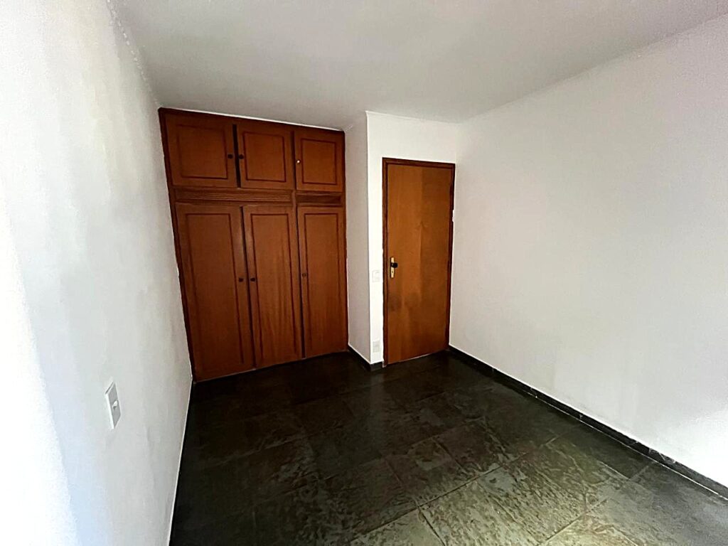 Vende-se apto no bairro São Manoel ao lado do Hospital de Base $ 275.000,00