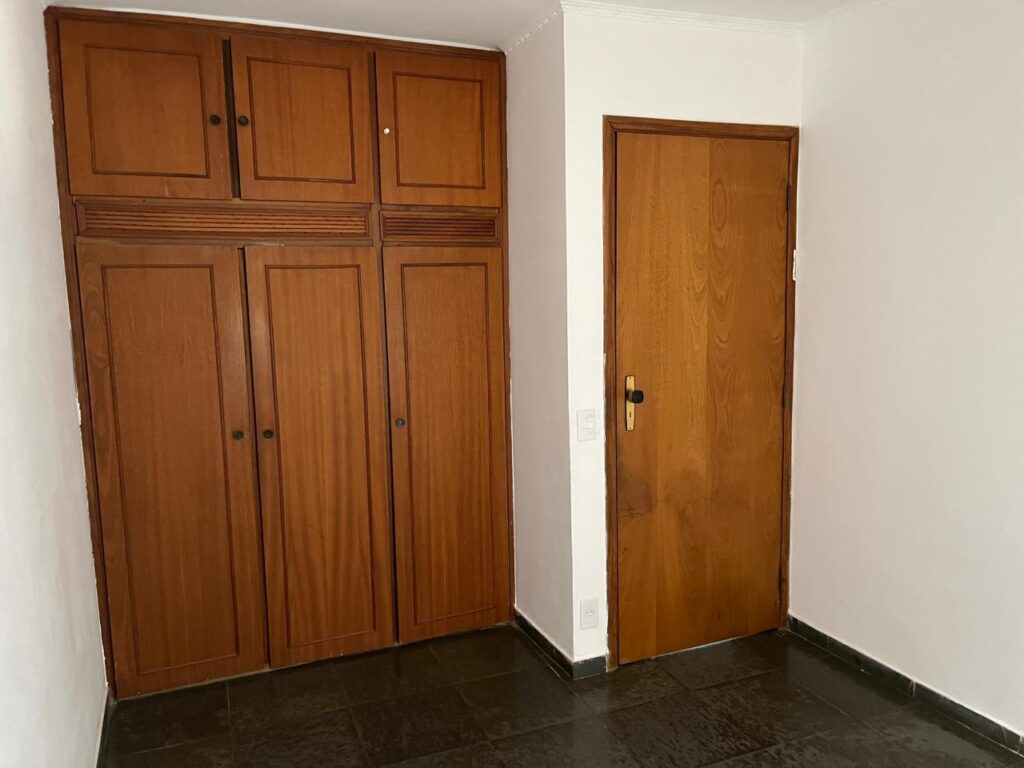 Vende-se apto no bairro São Manoel ao lado do Hospital de Base $ 275.000,00