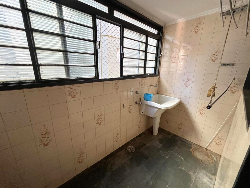 Vende-se apto no bairro São Manoel ao lado do Hospital de Base $ 275.000,00